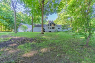 5120 Maple Acres Ln, Hudsonville, MI 49426