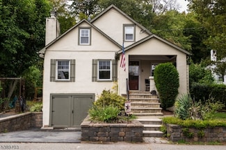 20 Sunrise Ave, Bloomingdale, NJ 07403