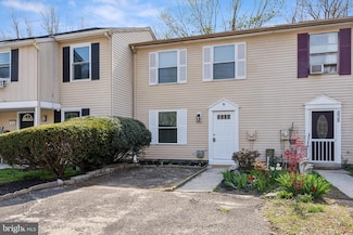 540 Loch Lomond Dr, Sicklerville, NJ 08081