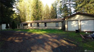 60 E Savage Ln, Grapeview, WA 98546