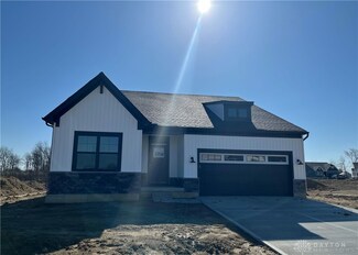 1300 Blue Spruce Ln, Wilmington, OH 45177