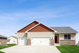 340 NE Oak Ave, Earlham, IA 50072