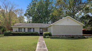 2302 Aberdeen Rd, Dothan, AL 36301