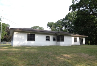 1634 Ogden Ave, Benton Harbor, MI 49022