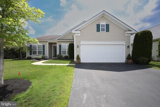 102 Chamber Ln, Columbus, NJ 08022