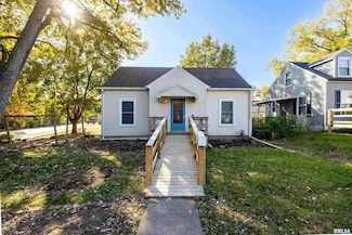 2103 W High St, Davenport, IA 52804