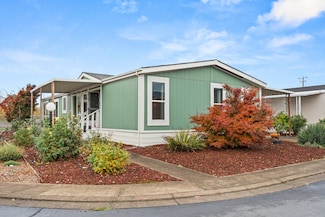 4729 S Pacific Hwy Unit 16, Phoenix, OR 97535