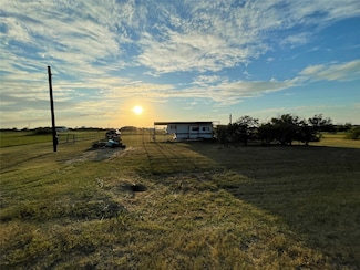 182 Swordfish Ln, Palacios, TX 77465