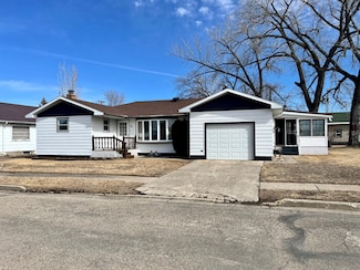 15 3rd St, Wishek, ND 58495