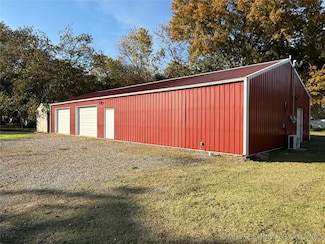 103 N Hickory St, Sallisaw, OK 74955