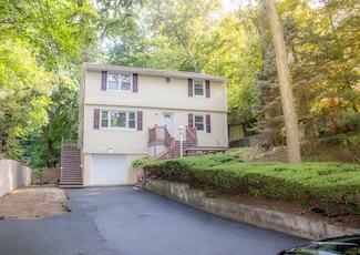 64 A Polk Ave, East Northport, NY 11731