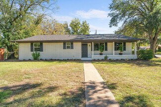109 Wisteria Ct, Terrell, TX 75160