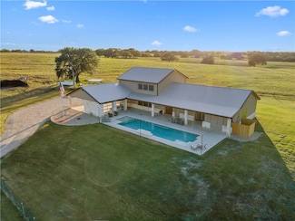 395 Cr 470 Rd, Chilton, TX 76632