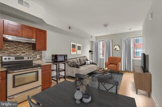 911 N 19th St Unit B, Philadelphia, PA 19130