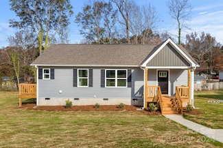 131 Orchard St, Forest City, NC 28043