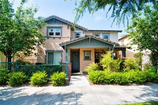 2070 Hetebrink St, Fullerton, CA 92833