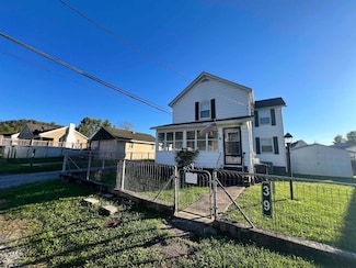 39 Leo Menendez Dr, Meadowbrook, WV 26404