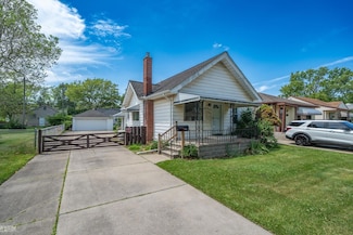 22079 Oakwood Ave, Eastpointe, MI 48021