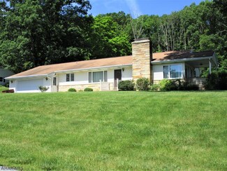 203 Locust Dr, Everett, PA 15537