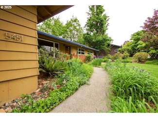 5451 SW 53rd Ave, Portland, OR 97221