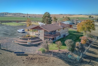 950 SE Dover Ln, Madras, OR 97741
