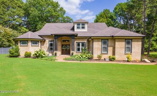 686 Wallace Rd, Jackson, TN 38305