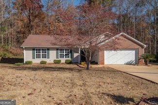 74 Canterbury Dr, Grantville, GA 30220