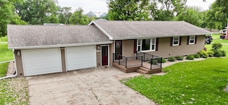 603 E Maple Ave, Olivia, MN 56277