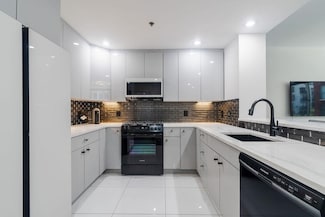 1100 Maxwell Ln Unit 238, Hoboken, NJ 07030