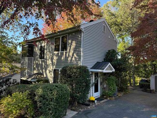 1112 Cottonwood Rd, Charlottesville, VA 22901