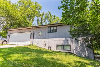 5422 W Highland Dr, McHenry, IL 60050