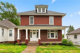 807 S 15th St, Saint Joseph, MO 64501