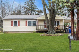 987 Grace Dr, Toms River, NJ 08753
