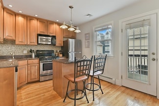 140-142 W 7th St Unit 3, Boston, MA 02127