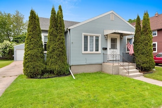 2510 Lincoln Ave, Two Rivers, WI 54241