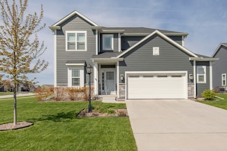 35230 Winnebago Ct, Oconomowoc, WI 53066