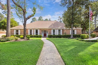 2218 Seven Oaks Dr, Kingwood, TX 77339