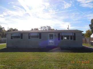 93 Lincoln Ave, Hobart, IN 46342