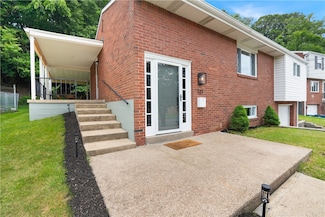 127 Greenview Dr, Verona, PA 15147