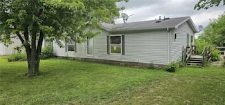 109 Center St, Kansas, IL 61933