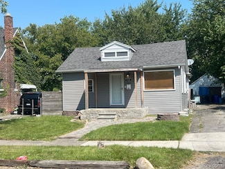 5522 Ashley St, Grosse Pointe, MI 48236