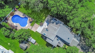 71 Atlantic Ave, Blue Point, NY 11715