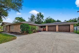 12021 7th 1 2 St, Santa Fe, TX 77510