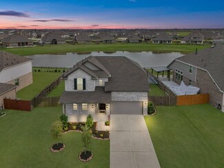 9806 Colonial Downs Dr, Mont Belvieu, TX 77523