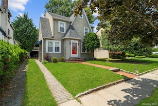 47 Stratford Rd, West Hempstead, NY 11552