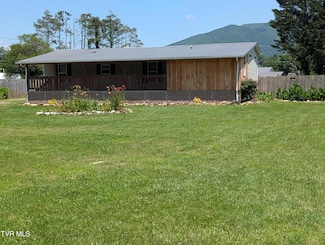 204 Spring St, Hampton, TN 37658