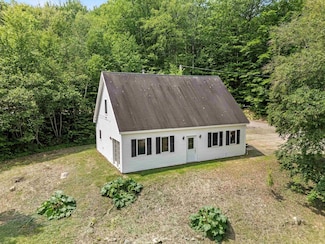 592 Old Bristol Rd, New Hampton, NH 03256