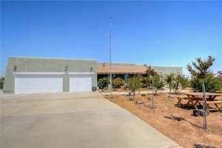 8140 Del Ct, Phelan, CA 92371