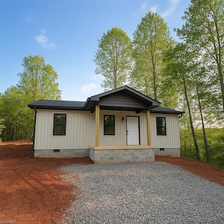 3077 Little Creek Rd, Thomasville, NC 27360