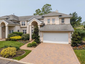260 Altessa Blvd Unit 260, Melville, NY 11747